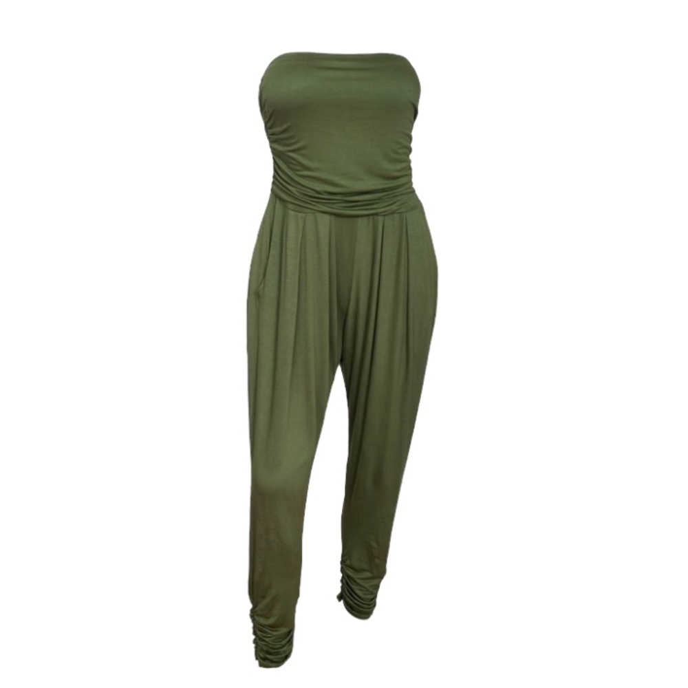 NWT Almost Famous Women's Plus
Size Strapless Jumpsuit Size 2 X